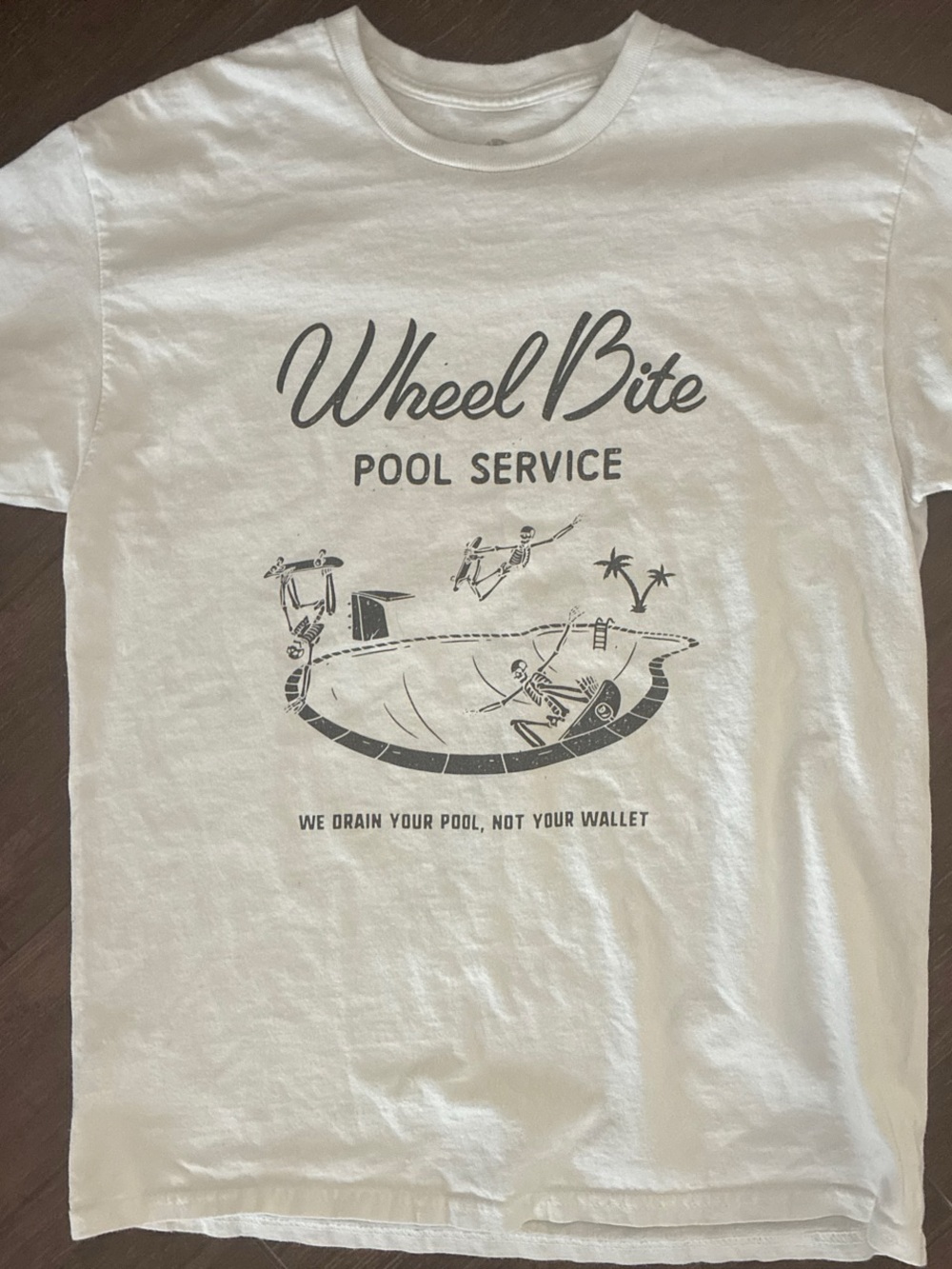 Wheel Bite Pool Service Graphic Tee - White . Men’s medium. Fits small